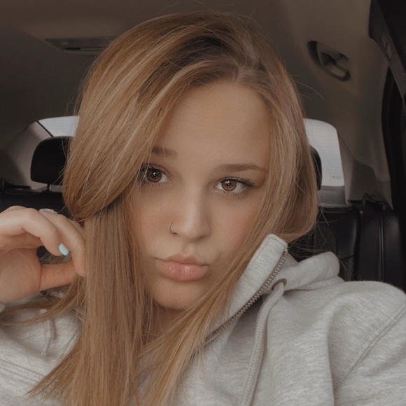 Meet your Posher, Anna - Picture 1 of 1